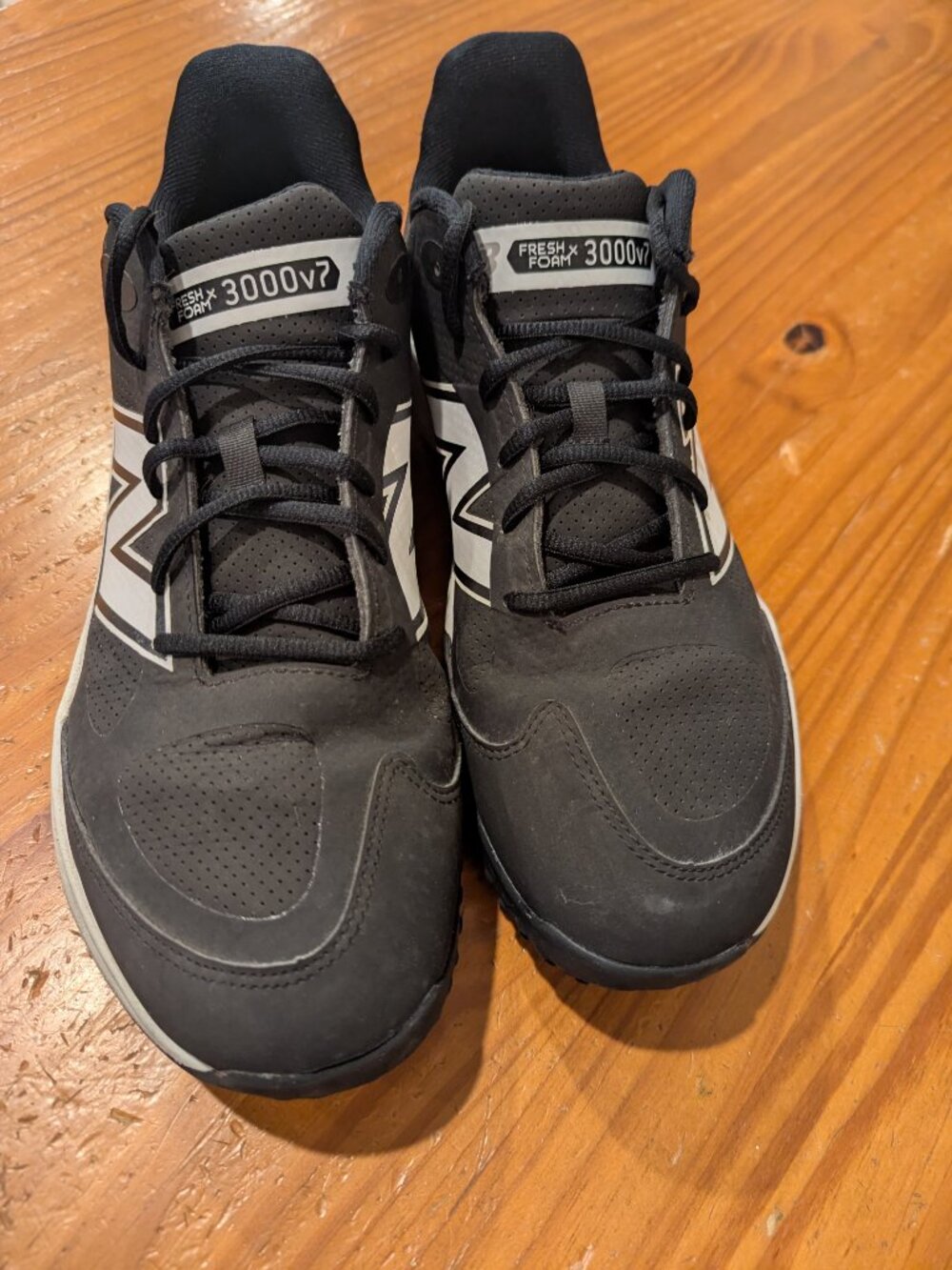 New Balance Turf Baseball Shoes men 10.5 black/white - Picture 7 of 8